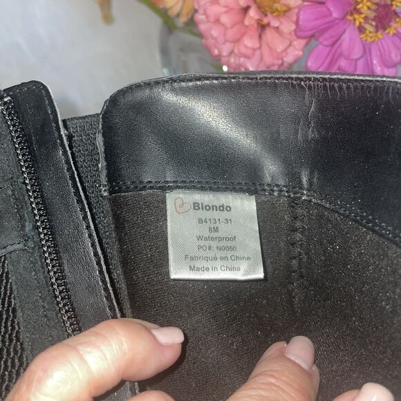 Blondo Liberata Black Suede Waterproof Wedge Ankle Boots Sz 8 Mid Heel Booties - Picture 13 of 13